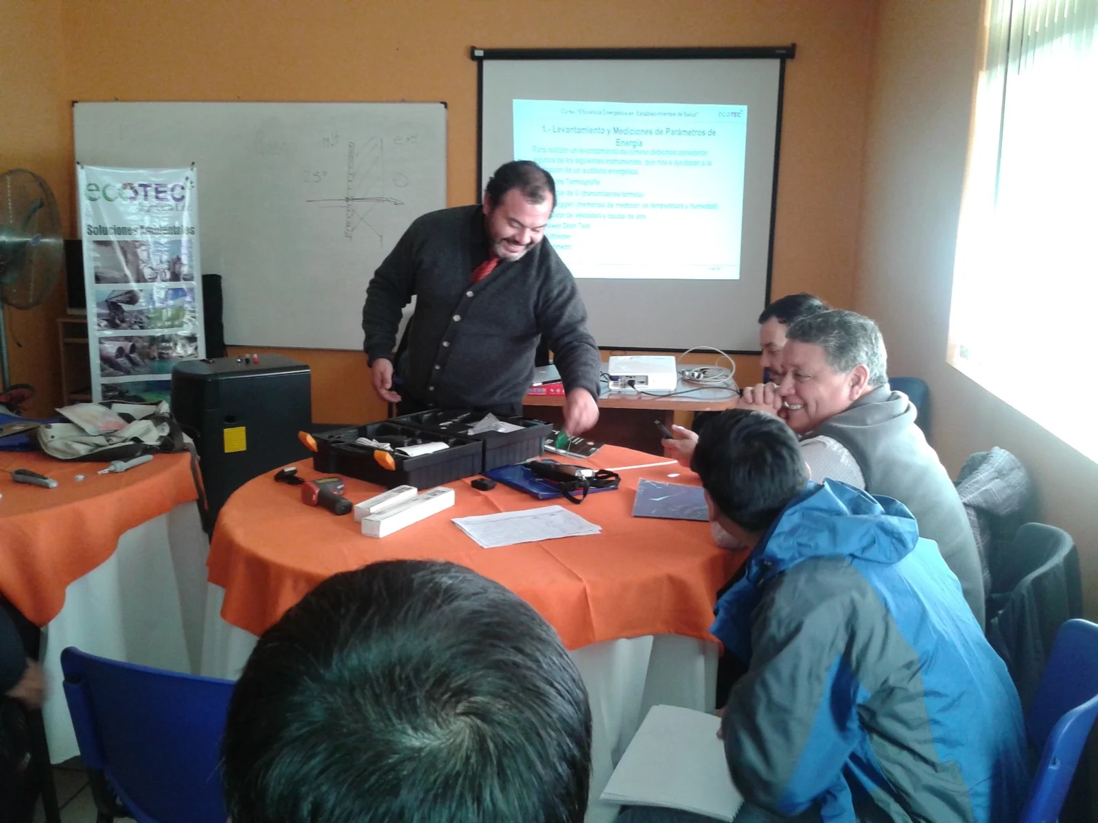 Capacitación técnica con instrumentos de medición